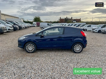 Used Ford Fiesta 2016 for sale - 77041808: Photo