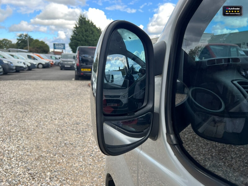 Used Vauxhall Vivaro 2009 for sale - 77041829: Photo 12