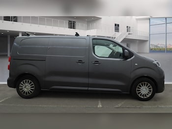 Used Toyota ProAce 2018 for sale - 77042140: Photo