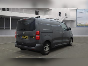 Used Toyota ProAce 2018 for sale - 77042140: Photo
