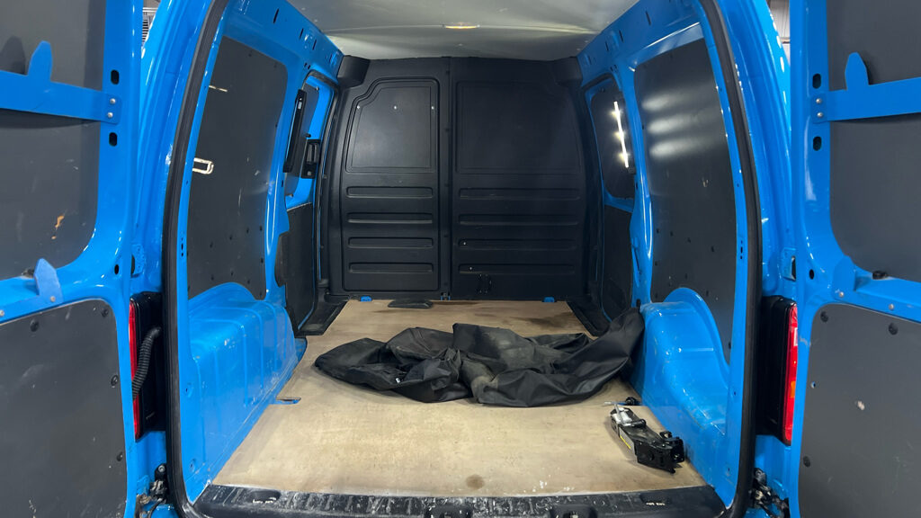 Used Volkswagen Caddy Maxi 2016 for sale - 77608017: Photo 5