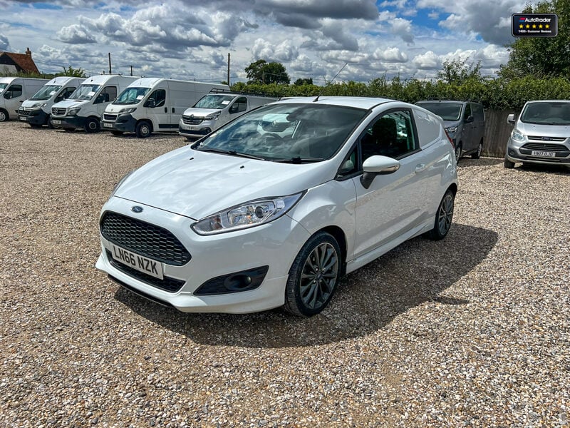 Used Ford Fiesta 2016 for sale - 77041658: Photo 2