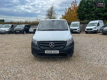 Used Mercedes-Benz Vito 2018 for sale - 77041996: Photo