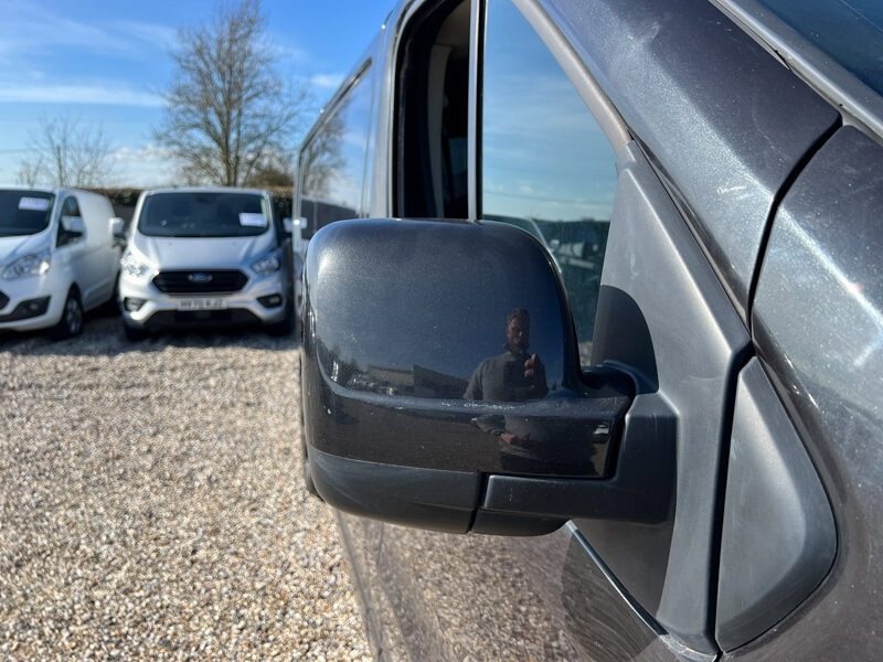 Used Vauxhall Vivaro 2016 for sale - 77687453: Photo 18