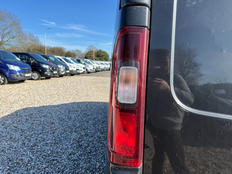 Used Vauxhall Vivaro 2016 for sale - 77687453: Photo 24
