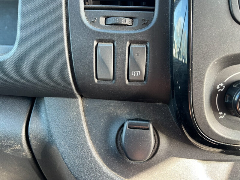 Used Vauxhall Vivaro 2016 for sale - 77687453: Photo 31