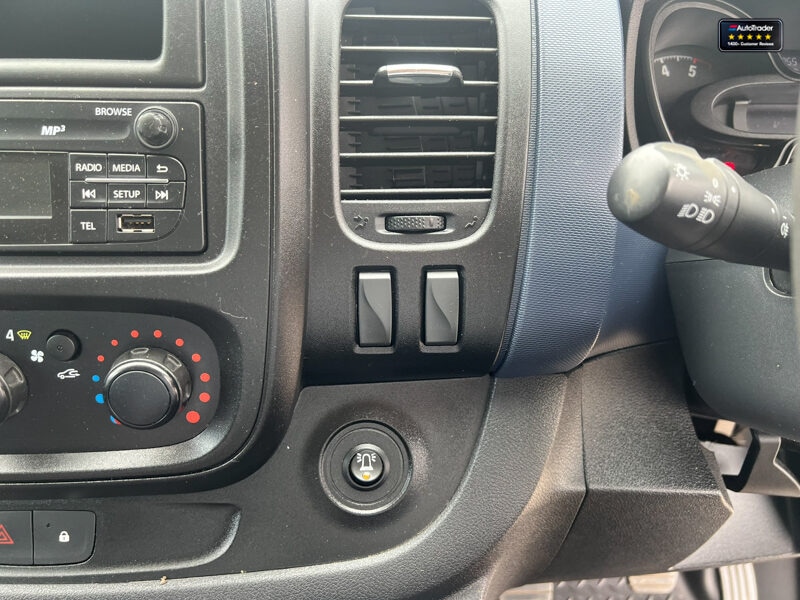 Used Vauxhall Vivaro 2018 for sale - 77041646: Photo 36