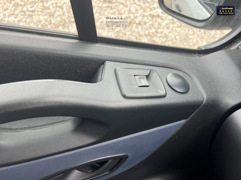 Used Vauxhall Vivaro 2018 for sale - 77041646: Photo 40