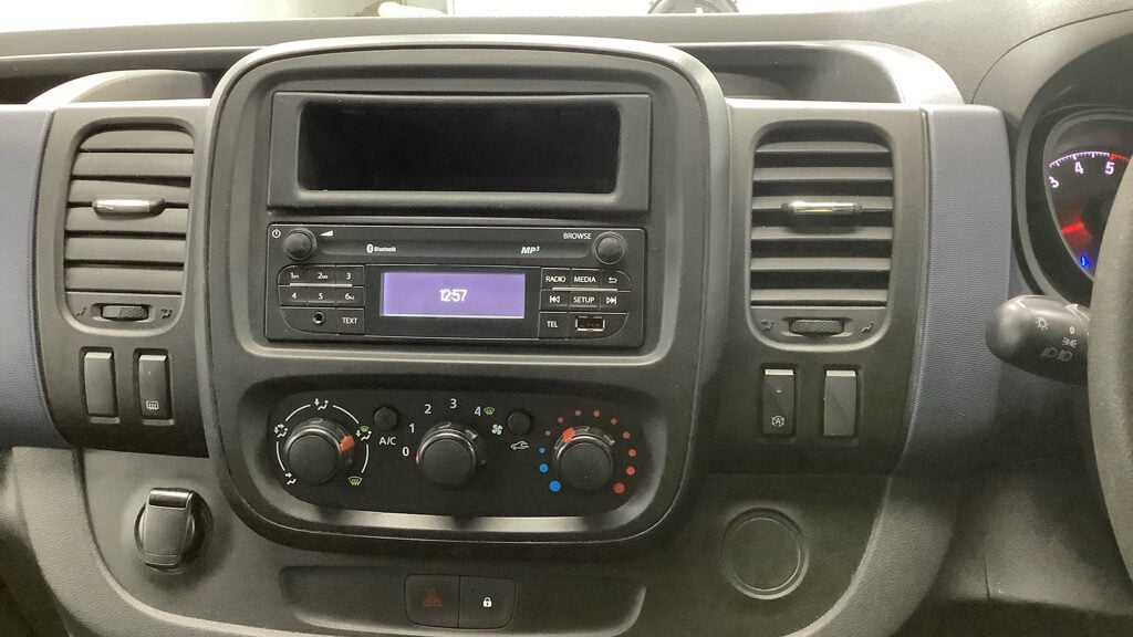 Used Vauxhall Vivaro 2017 for sale - 77687435: Photo 11