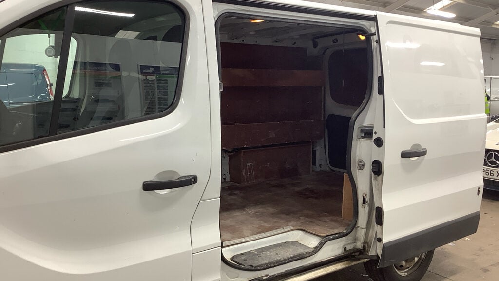 Used Vauxhall Vivaro 2017 for sale - 77687435: Photo 8