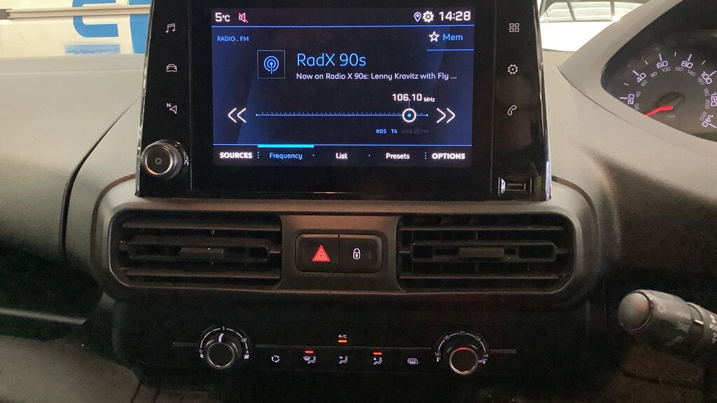 Used Peugeot Partner 2020 for sale - 77138729: Photo 11