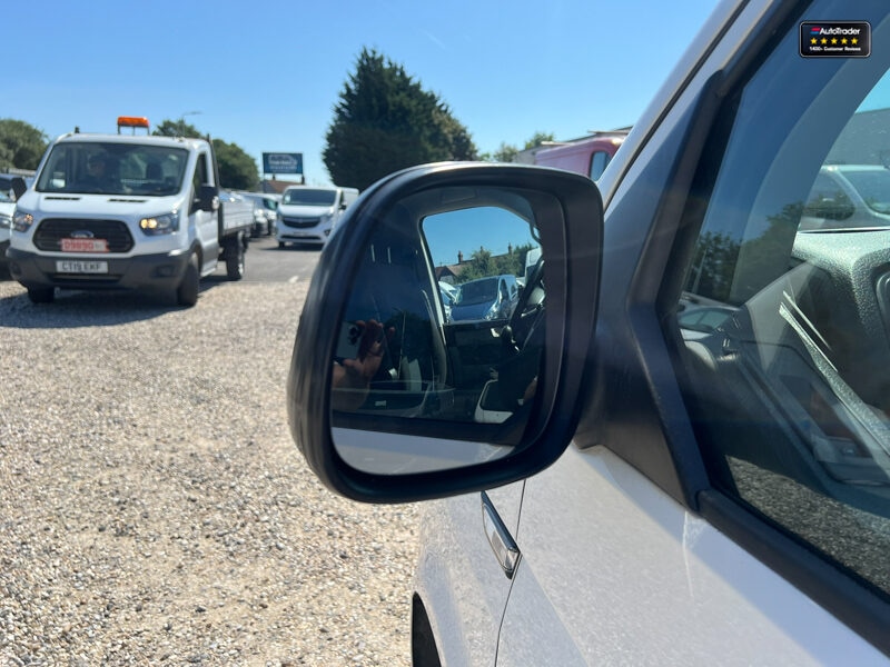 Used Volkswagen Transporter 2018 for sale - 77041648: Photo 12