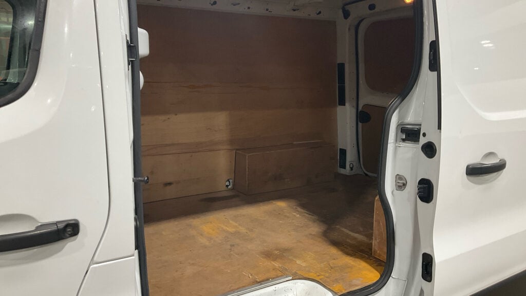 Used Vauxhall Vivaro 2018 for sale - 77375905: Photo 8