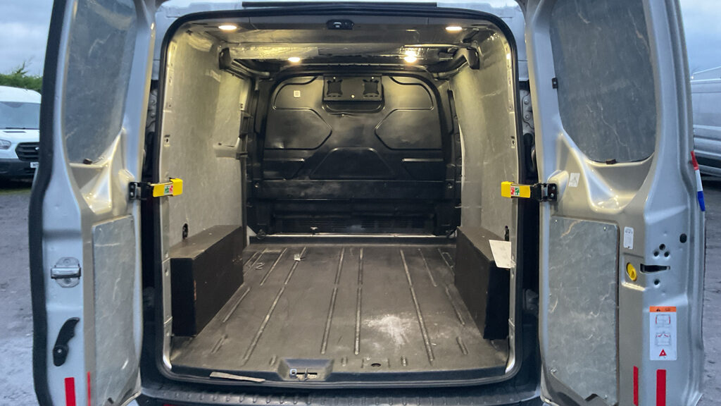 Used Ford Transit Custom 2017 for sale - 77363381: Photo 5