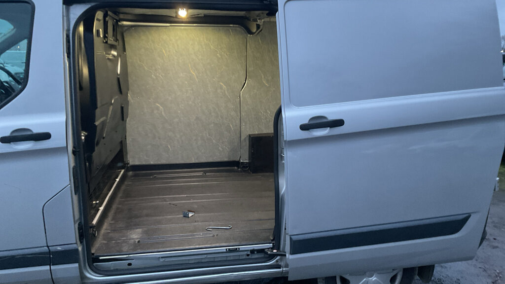 Used Ford Transit Custom 2017 for sale - 77363381: Photo 8