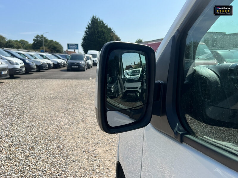 Used Vauxhall Vivaro 2018 for sale - 77041712: Photo 12