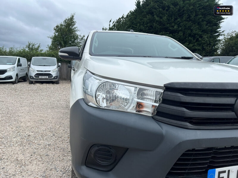 Used Toyota Hilux 2017 for sale - 77041663: Photo 12