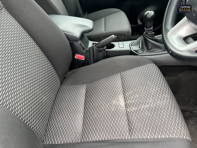 Used Toyota Hilux 2017 for sale - 77041663: Photo 21