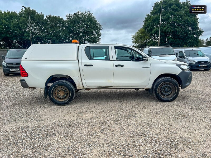 Used Toyota Hilux 2017 for sale - 77041663: Photo 5