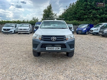 Used Toyota Hilux 2018 for sale - 75422621: Photo