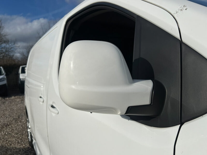 Used Vauxhall Vivaro 2020 for sale - 77107023: Photo 15