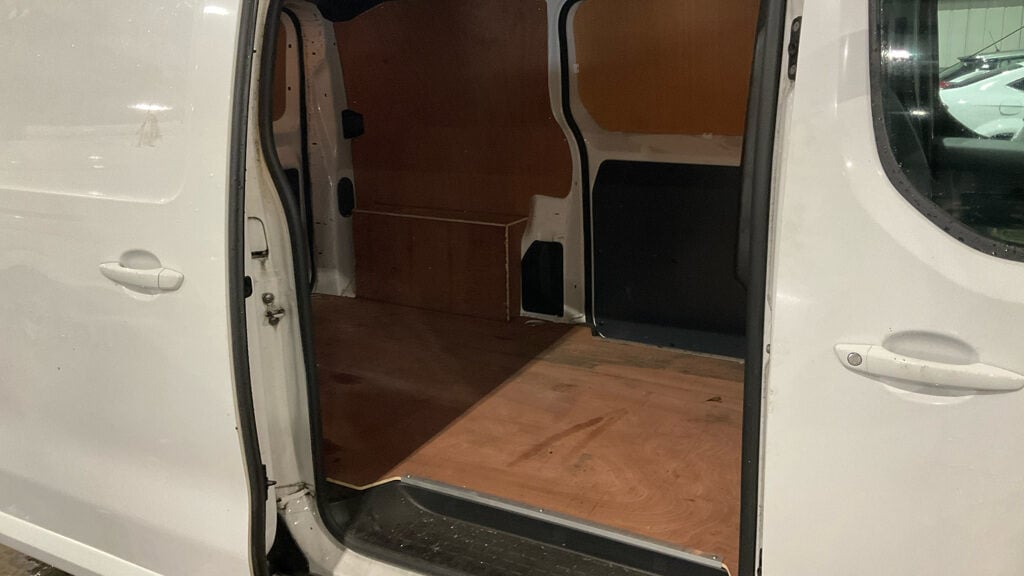 Used Vauxhall Vivaro 2020 for sale - 77107023: Photo 8