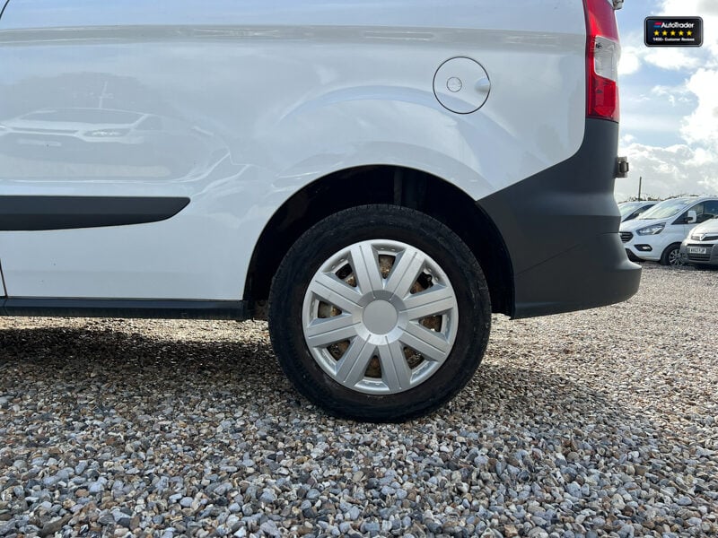 Used Ford Transit Courier 2020 for sale - 77041702: Photo 21