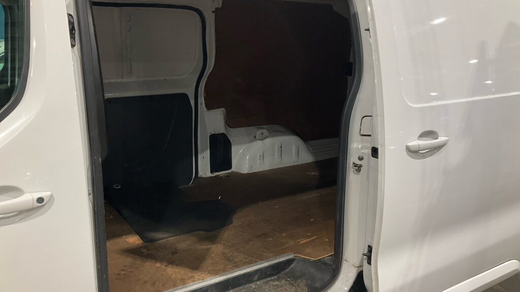 Used Vauxhall Vivaro 2019 for sale - 77915590: Photo 8