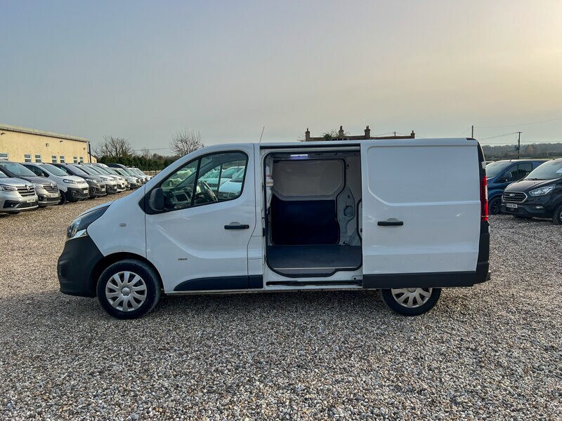 Used Vauxhall Vivaro 2017 for sale - 77758846: Photo 11