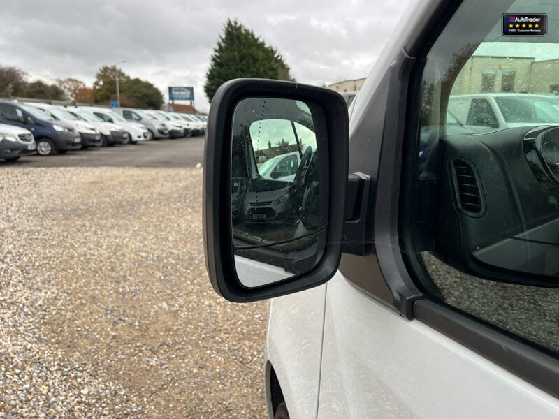 Used Vauxhall Vivaro 2018 for sale - 77041883: Photo 12