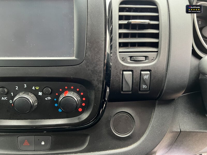 Used Vauxhall Vivaro 2018 for sale - 77041883: Photo 38