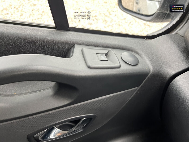 Used Vauxhall Vivaro 2018 for sale - 77041883: Photo 43