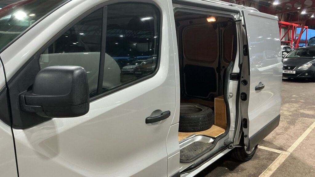 Used Vauxhall Vivaro 2019 for sale - 77037192: Photo 8