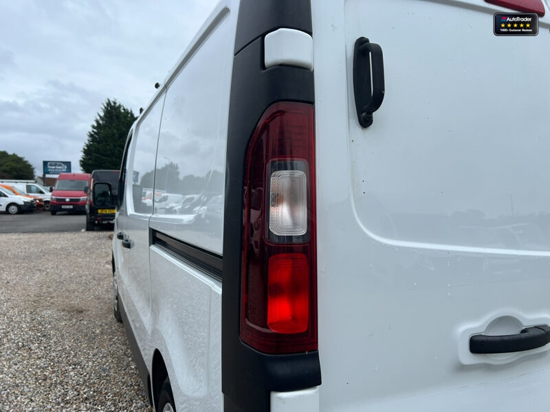 Used Vauxhall Vivaro 2016 for sale - 77041743: Photo 18