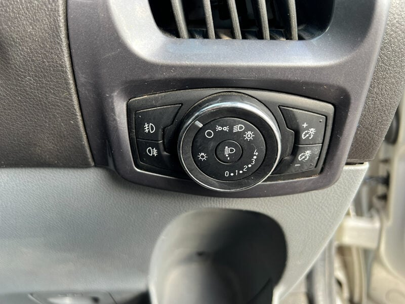 Used Ford Transit Custom 2017 for sale - 77844833: Photo 36