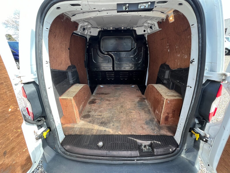 Used Ford Transit Courier 2018 for sale - 78025548: Photo 10