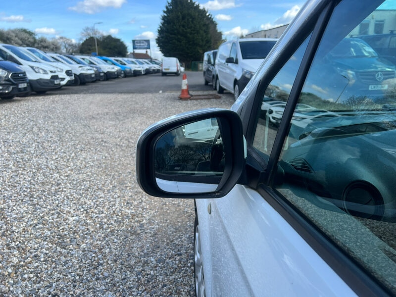 Used Ford Transit Courier 2018 for sale - 78025548: Photo 19