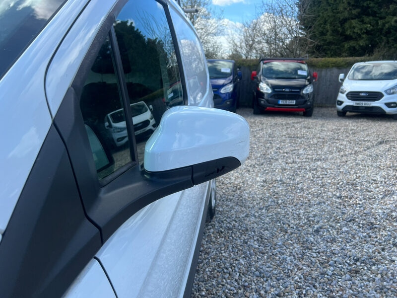 Used Ford Transit Courier 2018 for sale - 78025548: Photo 20