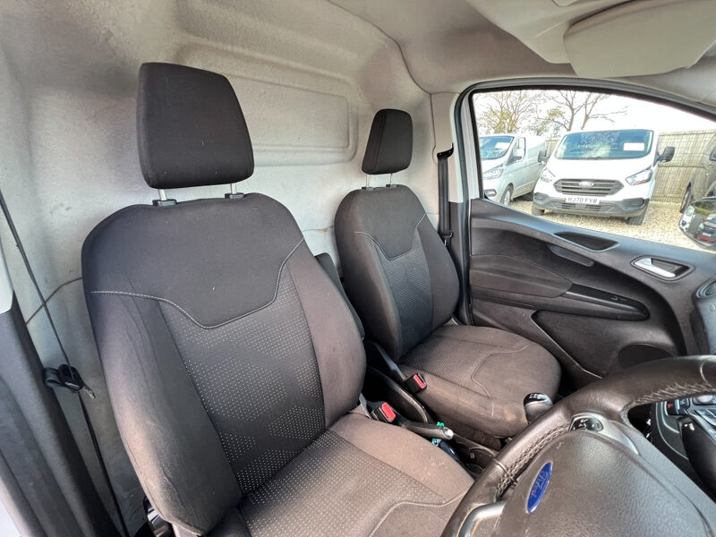 Used Ford Transit Courier 2018 for sale - 78025548: Photo 27