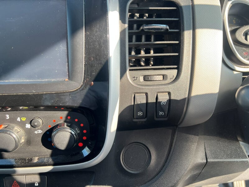 Used Renault Trafic 2016 for sale - 77758845: Photo 37