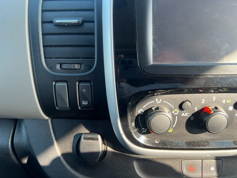 Used Renault Trafic 2016 for sale - 77758845: Photo 38