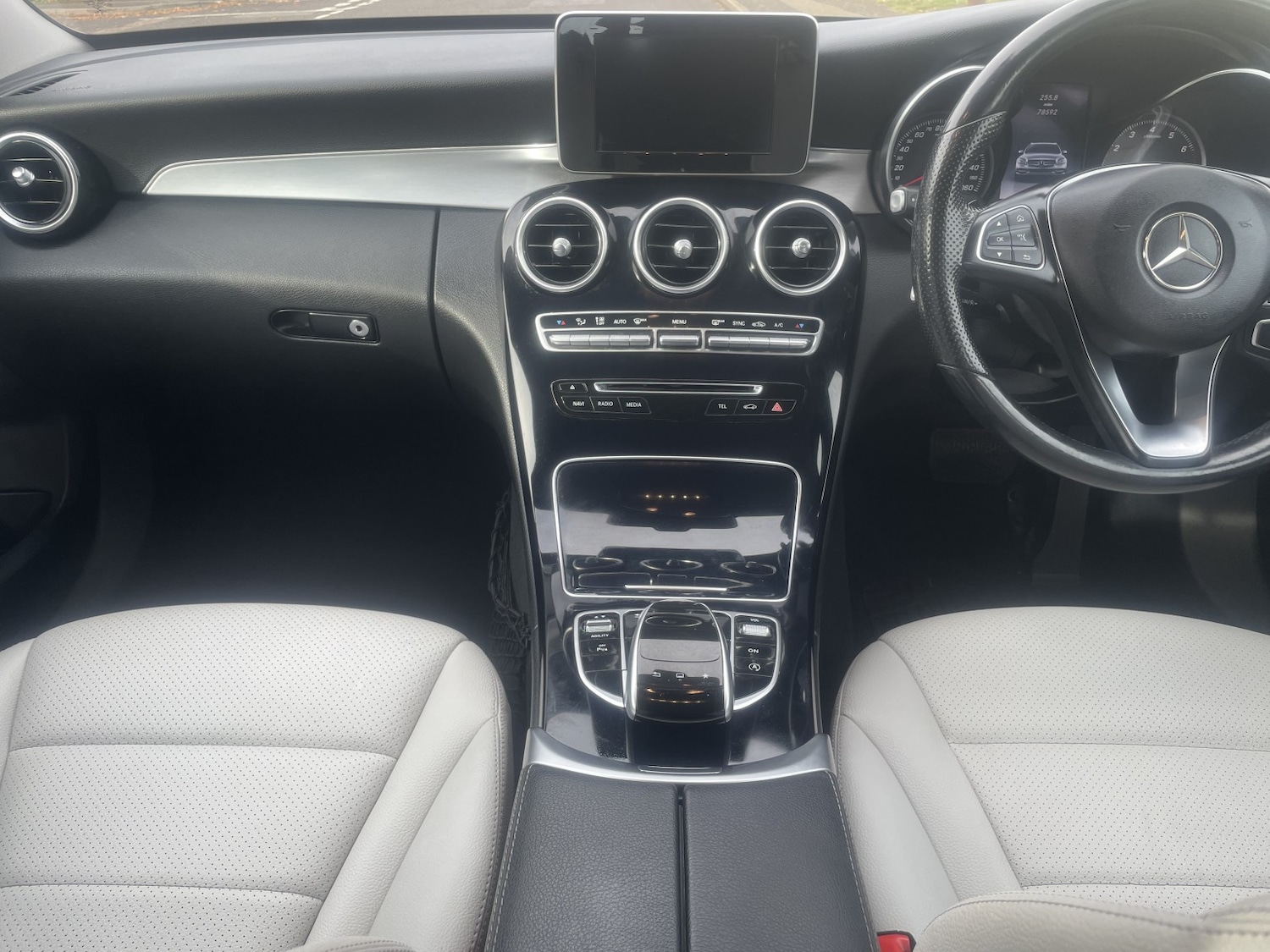 Used Mercedes-Benz C Class 2014 for sale - 76164605: Photo 12