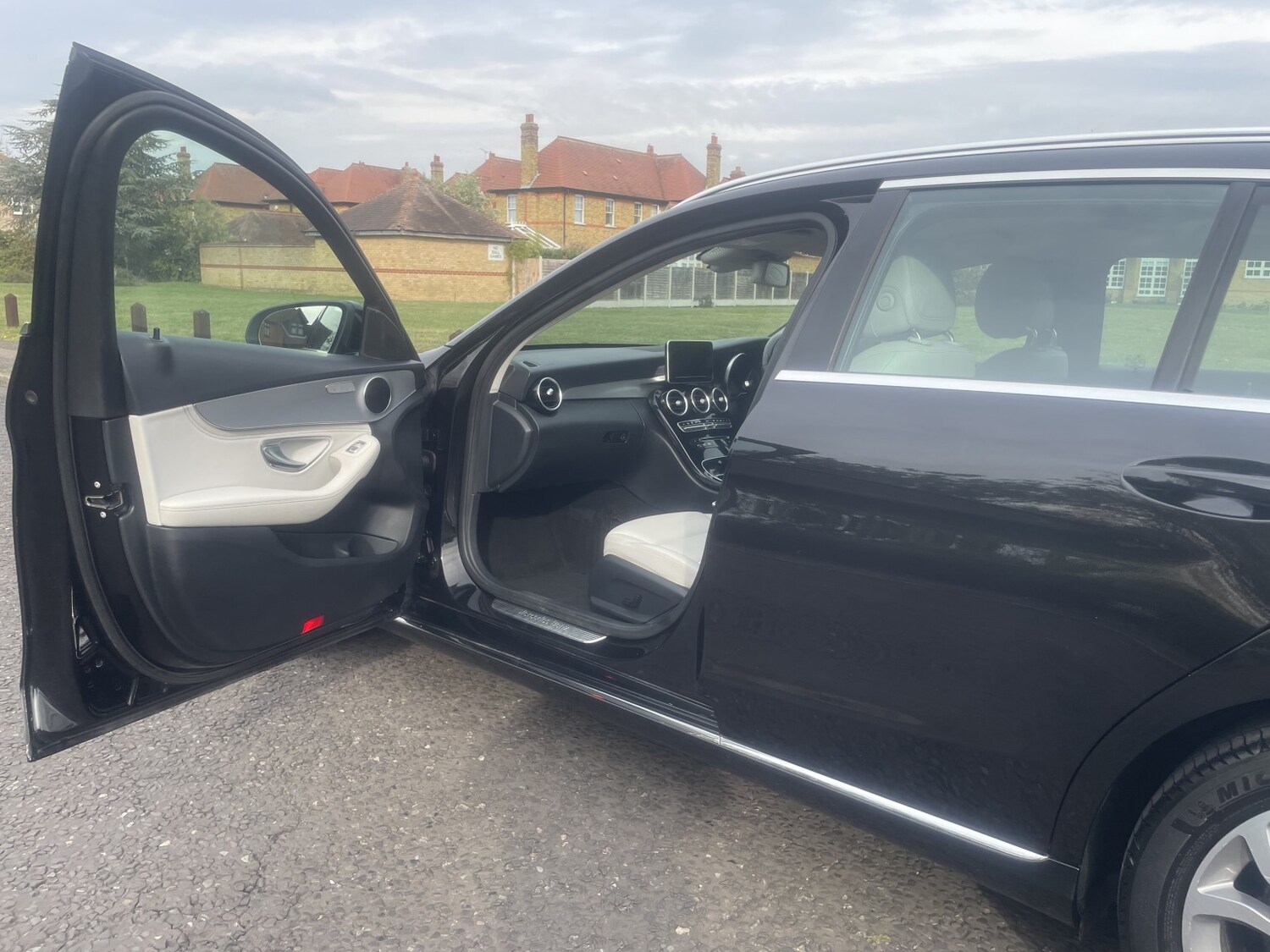 Used Mercedes-Benz C Class 2014 for sale - 76164605: Photo 17