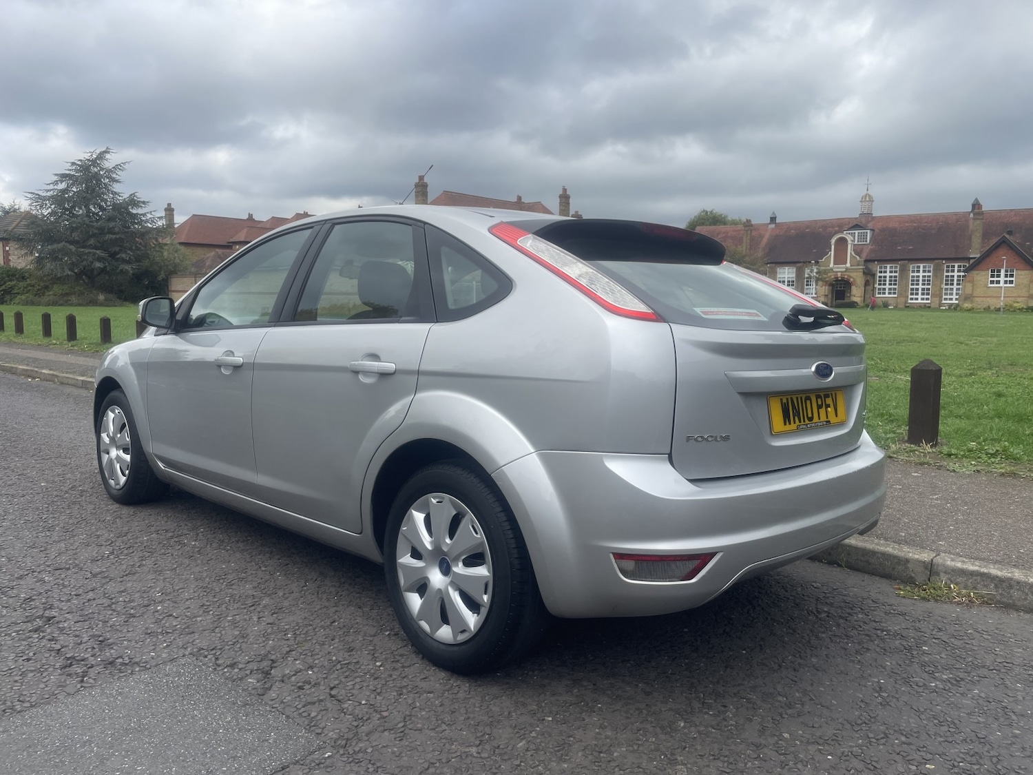 Used Ford Focus 2010 for sale - 76164552: Photo 2