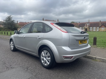 Used Ford Focus 2010 for sale - 76164552: Photo