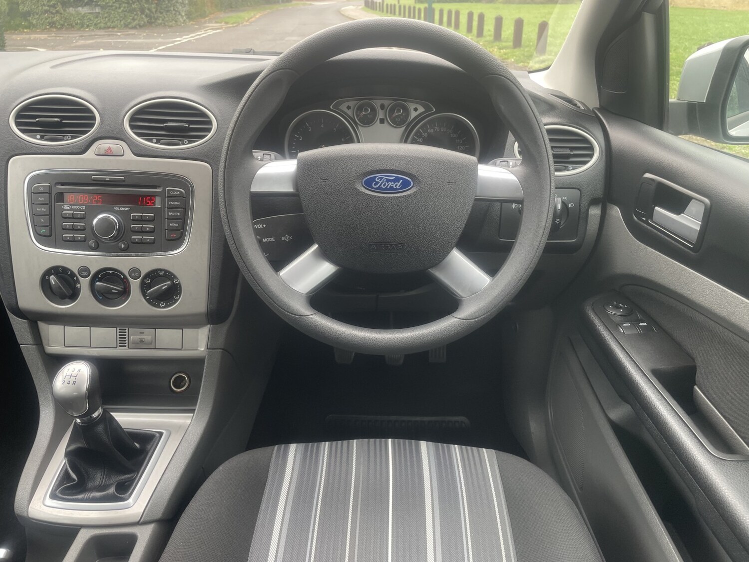 Used Ford Focus 2010 for sale - 76164552: Photo 9