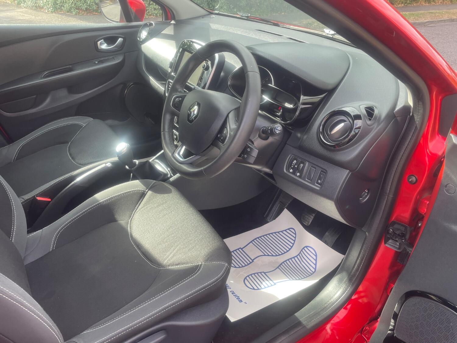 Used Renault Clio 2018 for sale - 76793136: Photo 5