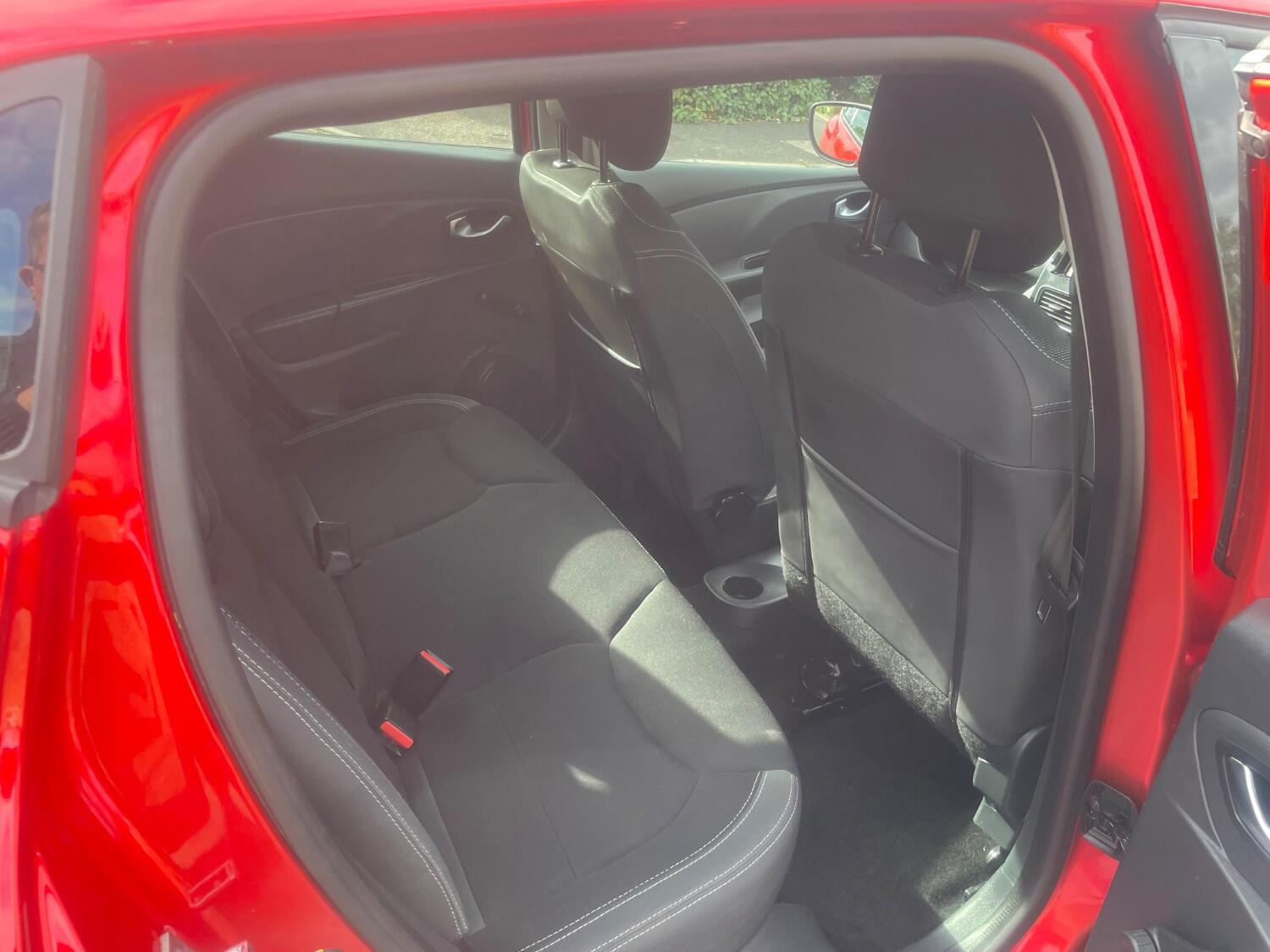 Used Renault Clio 2018 for sale - 76793136: Photo 7