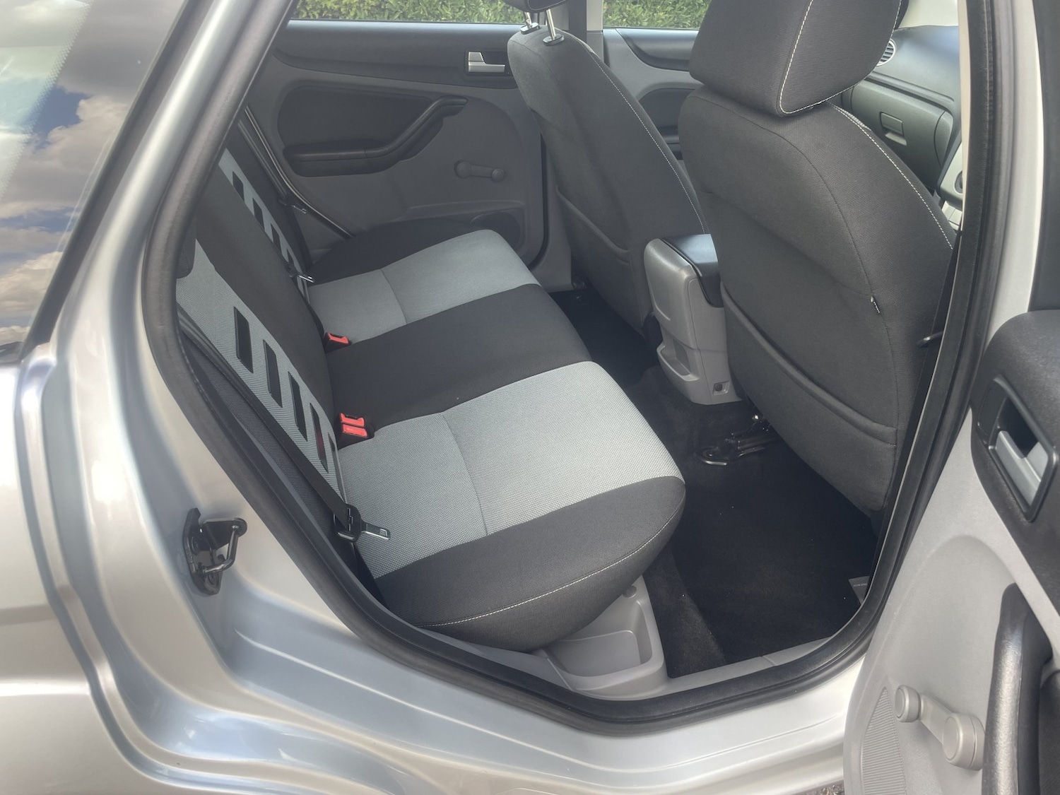 Used Ford Focus 2010 for sale - 76164528: Photo 11