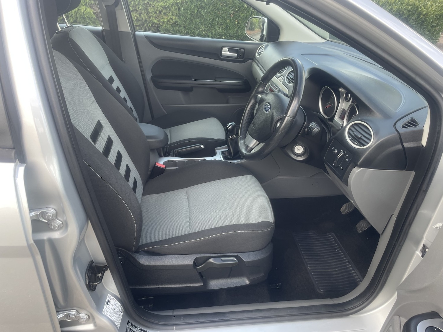 Used Ford Focus 2010 for sale - 76164528: Photo 8
